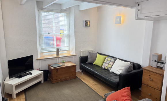 64) 6 Bethesda Place