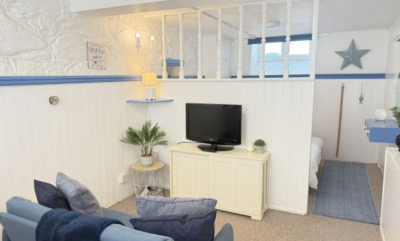 55) Surfers Nest