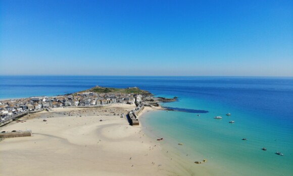 How to choose Beach in St Ives?