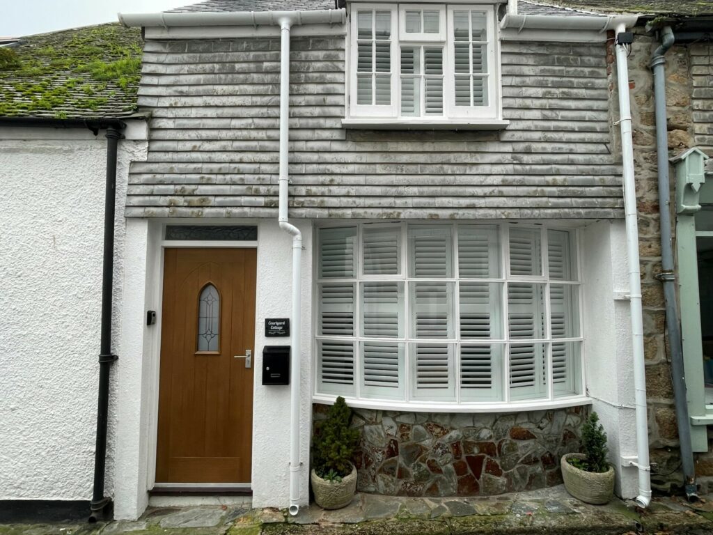 58) Courtyard Cottage - gallery image 2