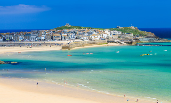 Top Coastal Cottage Rentals in England: Where to Stay by the Sea