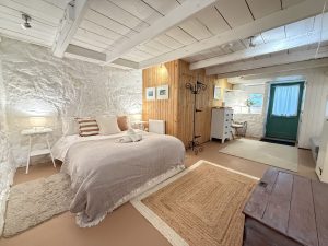 15) Hidden Harbour Cottage - gallery preview image 2