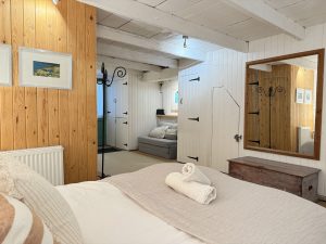 15) Hidden Harbour Cottage - gallery preview image 3